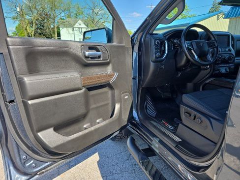Used 2021 Chevrolet Silverado 1500 LT Trail Boss w/ Convenience Package II AWD/4WD image 19