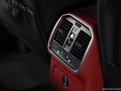 Used 2024 Porsche Macan S image 27