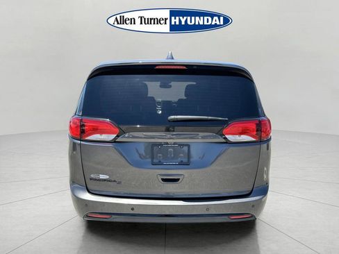 Used 2019 Chrysler Pacifica Touring Plus w/ S Appearance Package FWD image 7