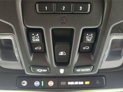 Used 2023 GMC Sierra 1500 Denali Ultimate AWD/4WD image 28