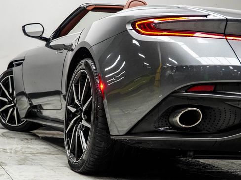 Used 2019 Aston Martin DB11 Volante RWD image 21