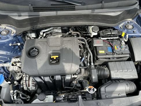 Used 2025 Kia Seltos LX AWD/4WD image 19
