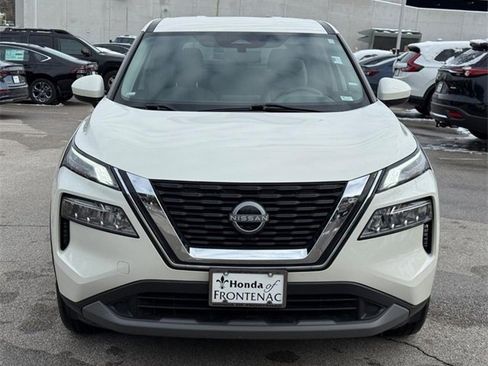 Used 2023 Nissan Rogue SV image 9