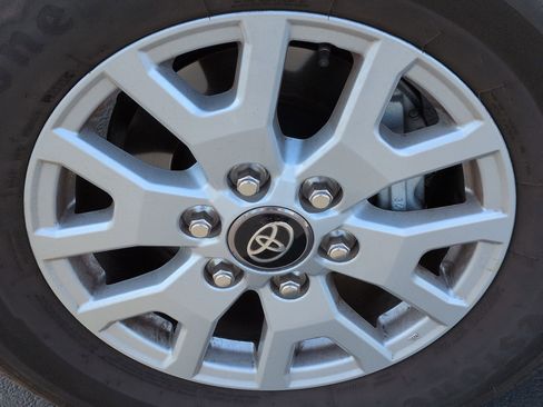 Used 2025 Toyota Tacoma SR5 image 13