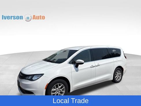 Used 2023 Chrysler Voyager LX FWD image 7