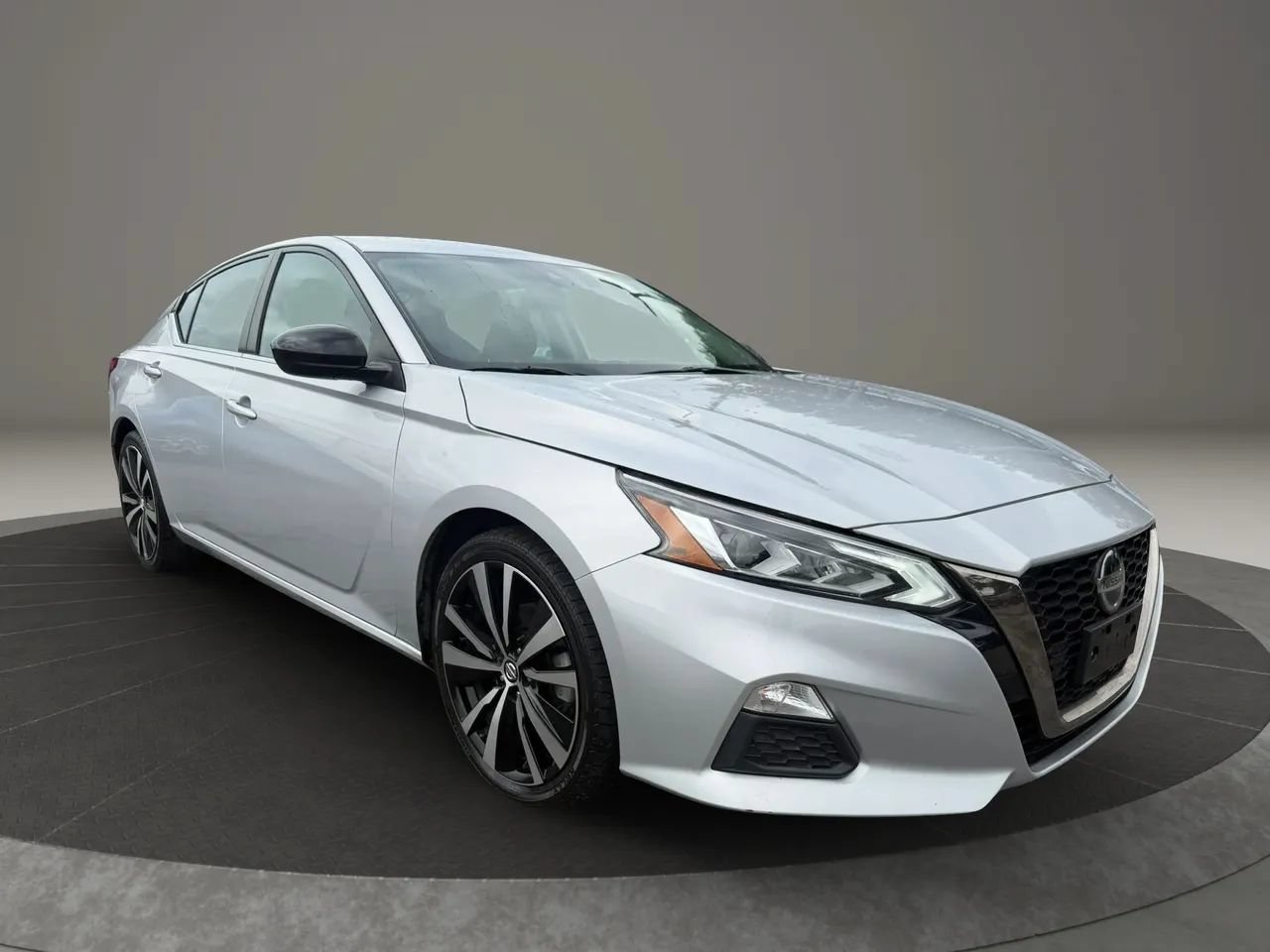 Used 2020 Nissan Altima 2.5 SR FWD image 3