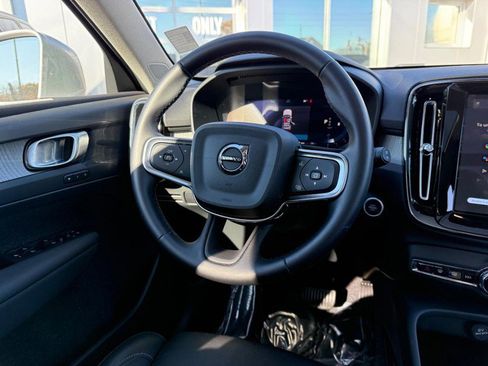 Certified 2025 Volvo XC40 B5 Plus image 13