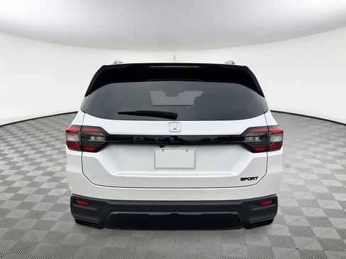 New 2026 Honda Pilot Sport image 4