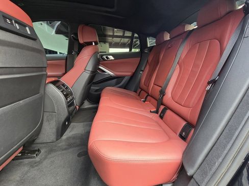 Used 2022 BMW X6 M50i w/ Parking Assistance Package image 15