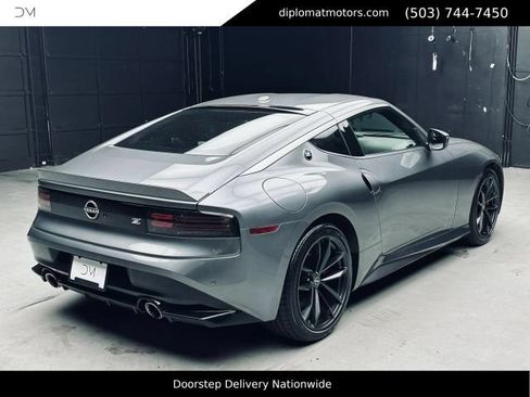 Used 2024 Nissan Z Performance w/ Floor Mat Package RWD image 7