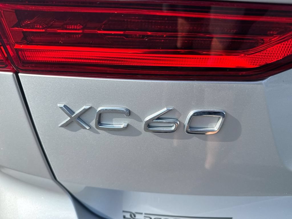 Used 2019 Volvo XC60 T5 Momentum w/ Advanced Package AWD/4WD image 27