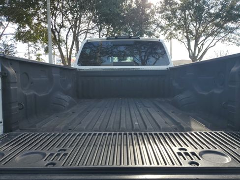 Used 2019 Nissan Titan S w/ S Utility Package image 11