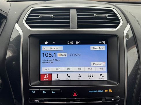 Used 2018 Ford Explorer Platinum image 34