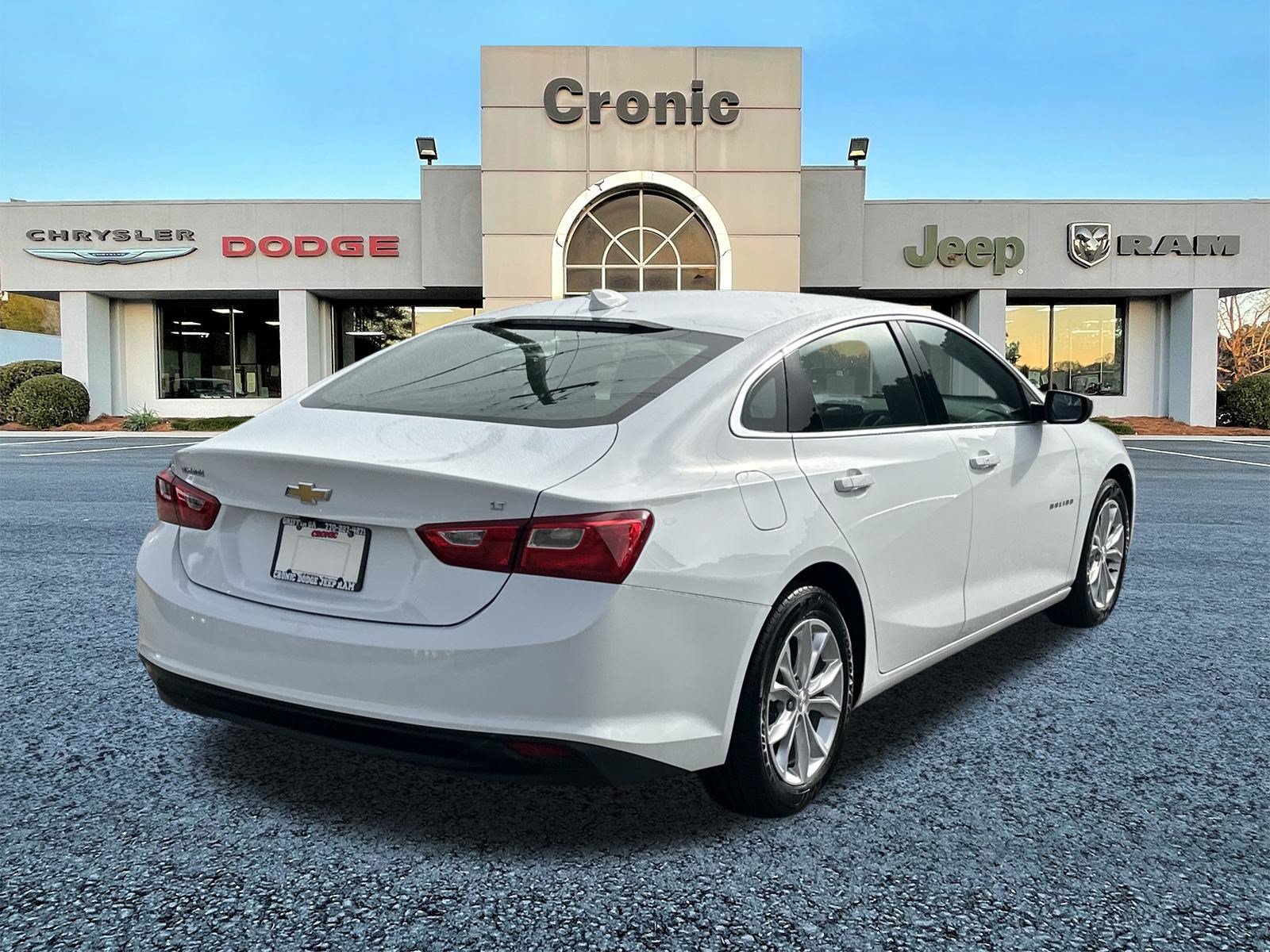 Used 2023 Chevrolet Malibu LT FWD image 3
