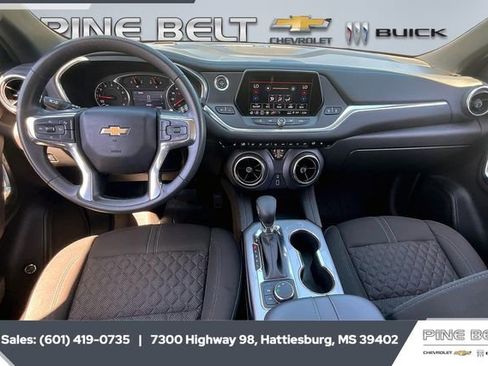 Used 2022 Chevrolet Blazer LT image 13