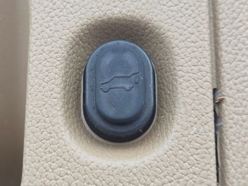 Used 2019 Cadillac Escalade Platinum AWD/4WD image 23