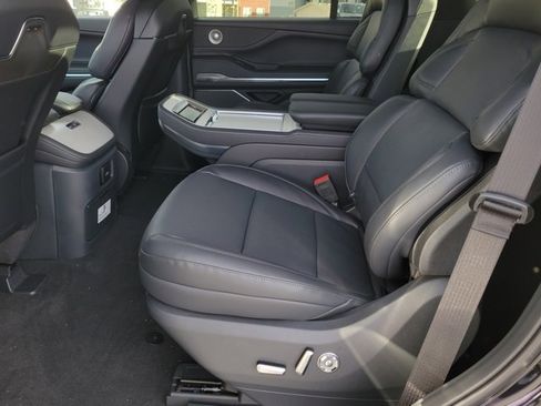 New 2025 Lincoln Navigator Reserve w/ Jet Appearance Package image 7