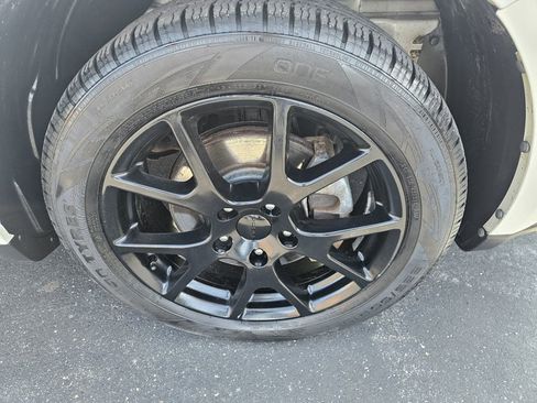 Used 2013 Dodge Journey SXT w/ Popular Equipment Group AWD/4WD image 23