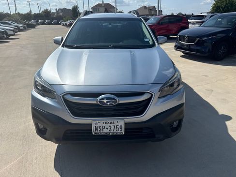 Used 2020 Subaru Outback Premium AWD/4WD image 2