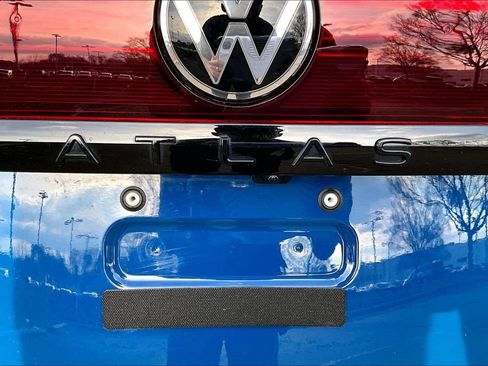 Used 2025 Volkswagen Atlas Cross Sport SEL R-Line image 23