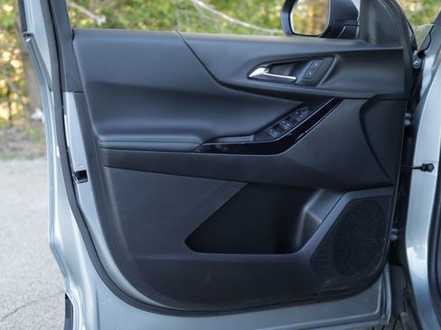 Used 2025 Chevrolet Equinox LT image 24