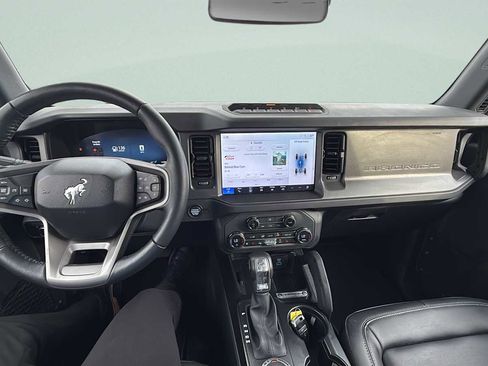 Used 2025 Ford Bronco Badlands image 20