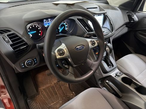 Used 2016 Ford Escape SE w/ Equipment Group 201A FWD image 9