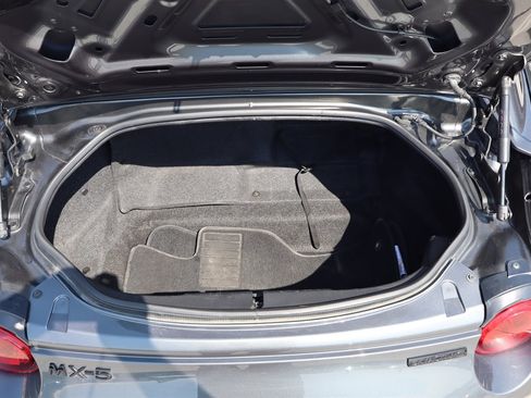 Used 2020 MAZDA MX-5 Miata RF Club RWD image 43