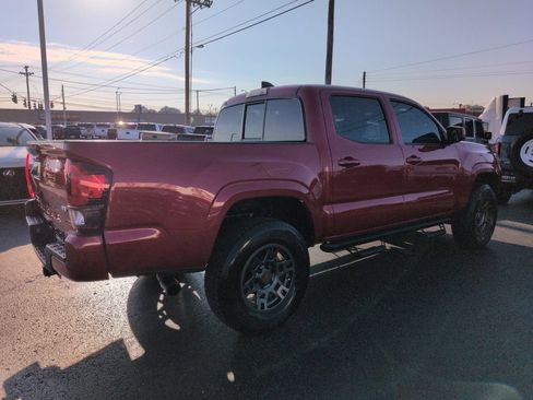 Used 2022 Toyota Tacoma SR AWD/4WD image 5
