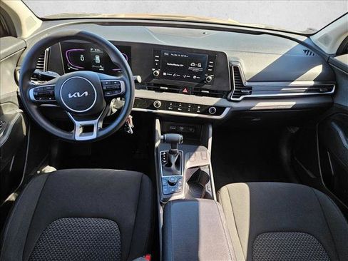 Used 2025 Kia Sportage LX image 17
