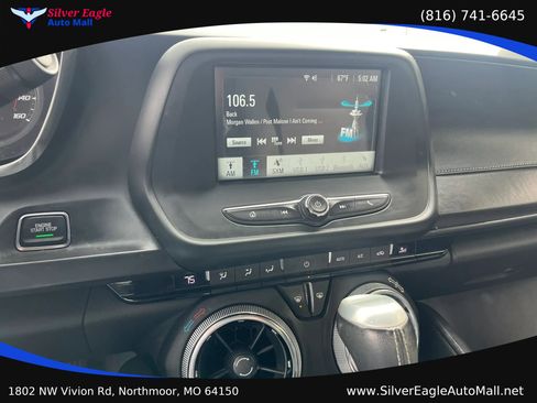 Used 2018 Chevrolet Camaro LT RWD image 11