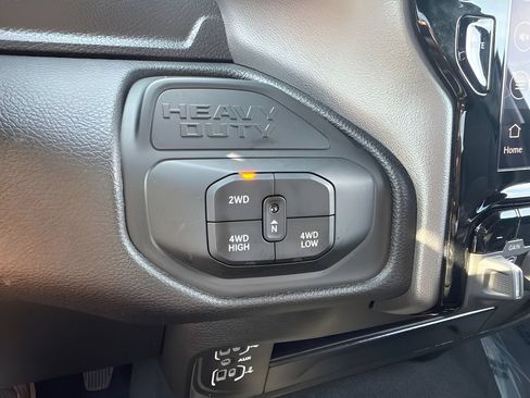 Used 2025 RAM 2500 Big Horn AWD/4WD image 18