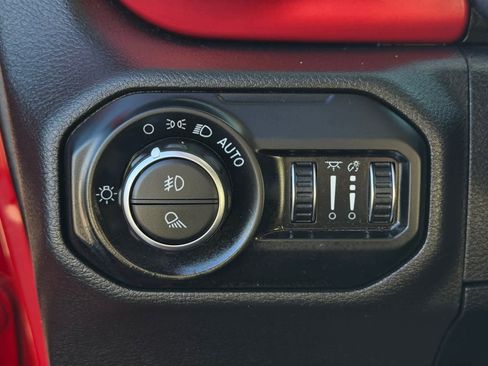 Used 2021 Jeep Gladiator Rubicon image 17