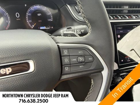 Used 2025 Jeep Grand Cherokee Laredo X w/ Luxury Tech Group I AWD/4WD image 18