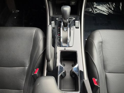Used 2017 Honda Accord EX-L image 16