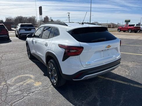 Used 2024 Chevrolet Trax LT image 5