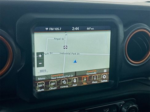 Used 2023 Jeep Gladiator Mojave w/ Cold Weather Group image 19