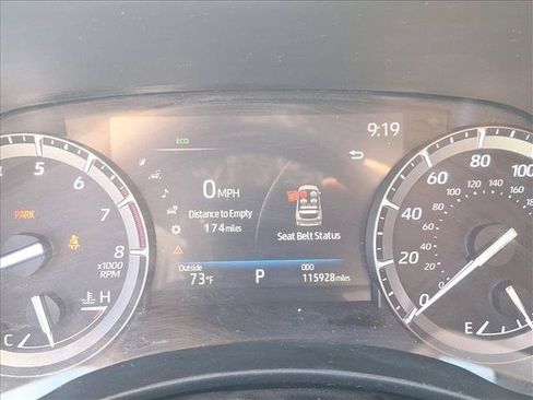 Used 2020 Toyota Highlander XLE FWD image 11