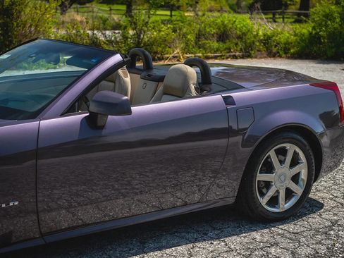 Used 2004 Cadillac XLR image 46