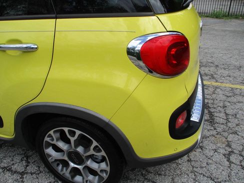 Used 2017 FIAT 500L Trekking w/ Premium Package FWD image 16