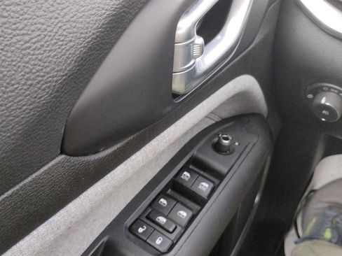 Used 2024 Jeep Compass Latitude w/ Altitude Special Edition AWD/4WD image 34