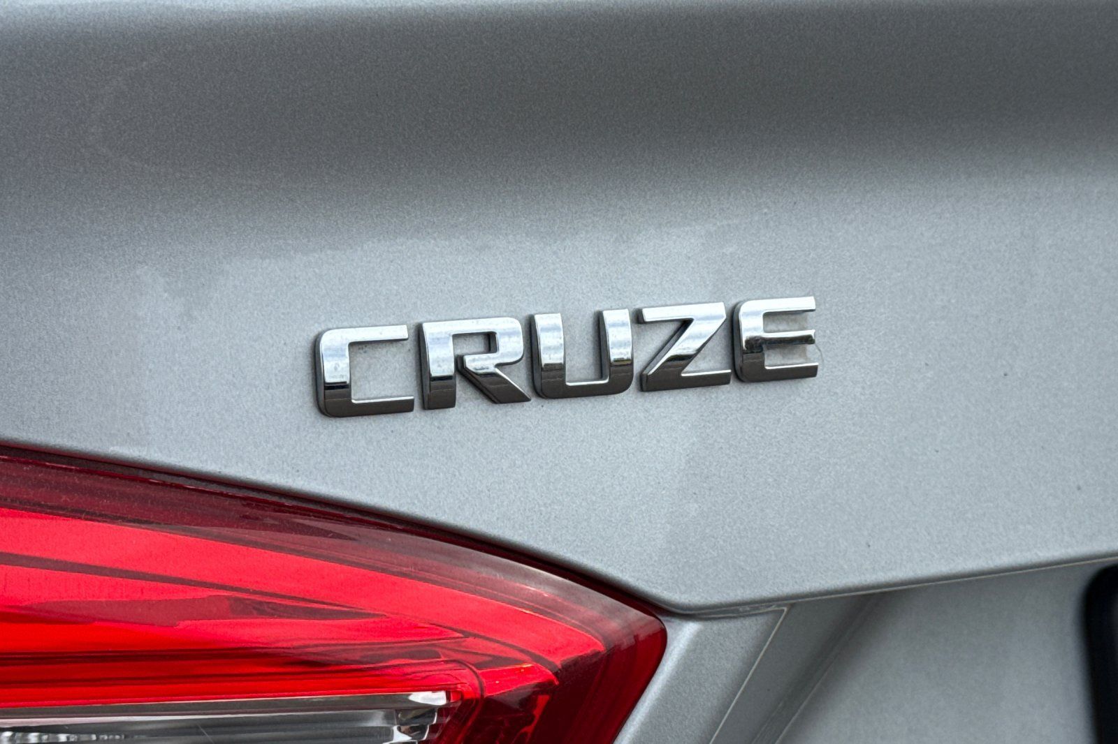 Used 2017 Chevrolet Cruze LT FWD image 25