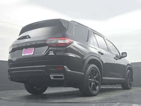 Used 2025 Honda Pilot Black Edition image 33