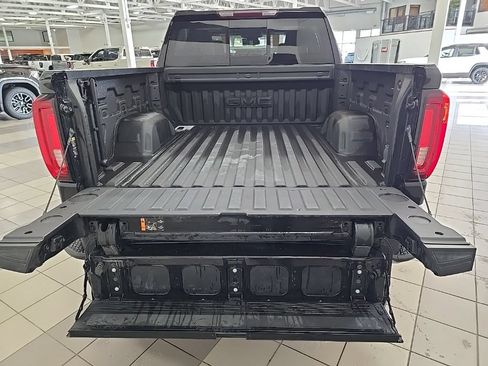 Used 2023 GMC Sierra 1500 SLT w/ SLT Premium Package AWD/4WD image 4