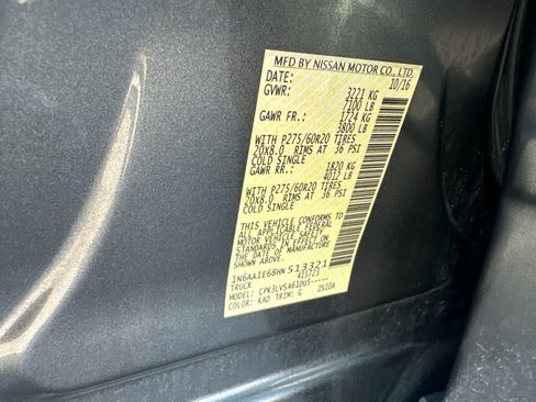 Used 2017 Nissan Titan SL image 28