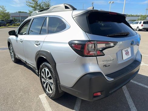 Certified 2025 Subaru Outback Premium image 5