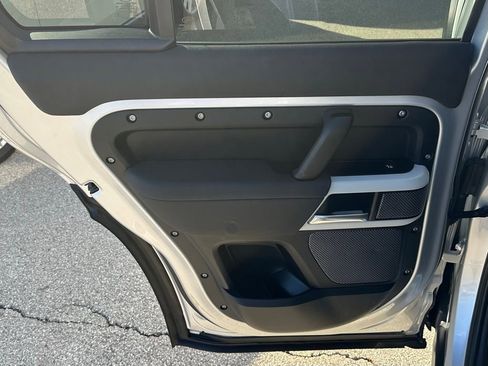 Used 2020 Land Rover Defender 110 First Edition image 19