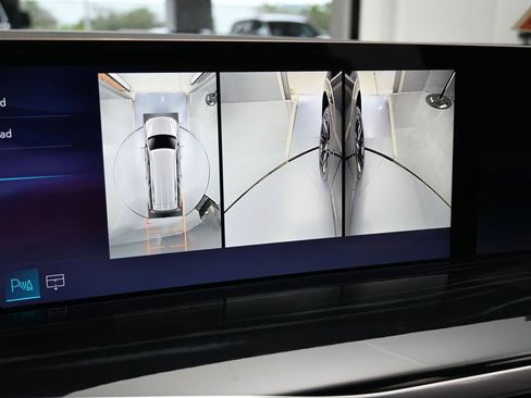 Used 2025 Cadillac Escalade ESV Sport w/ Touring Package image 27