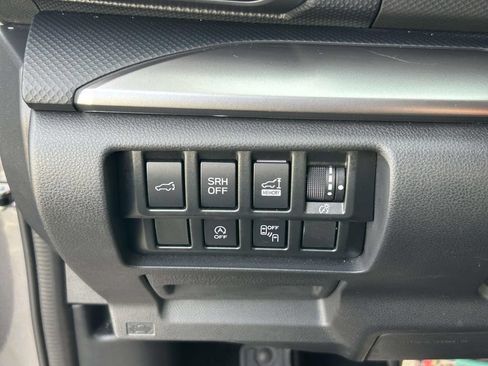 Used 2022 Subaru Forester Premium AWD/4WD image 30