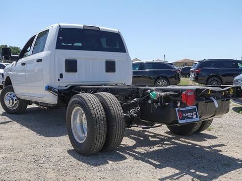 New 2025 RAM 3500 Tradesman w/ Chrome Appearance Group image 12